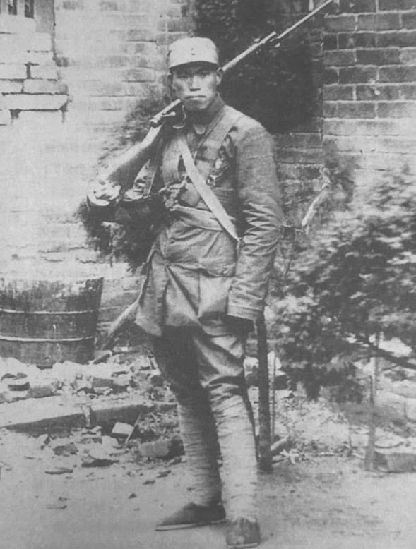 梁兴初：黑山一战成名，朝鲜首战却被黑人团吓