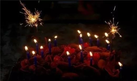 朋友圈生日快乐祝自己的话配图说说 低调的祝自己生日快乐图片
