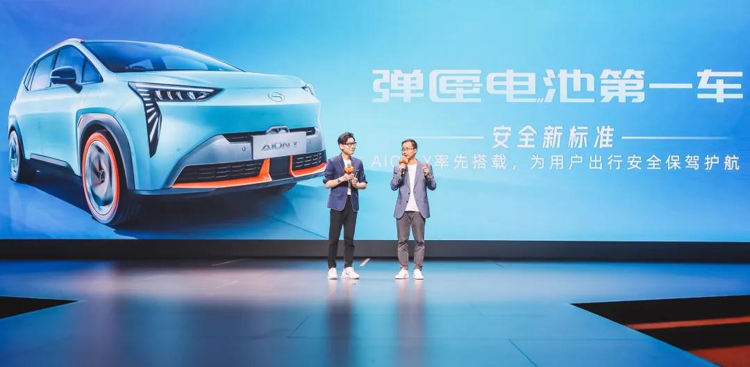 这款电动车续航超过400km、空间堪比5系，售价仅需十万元