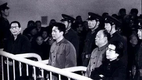 秦城监狱最高级人犯是谁呢？一个区只关他一人，十几位守卫护身