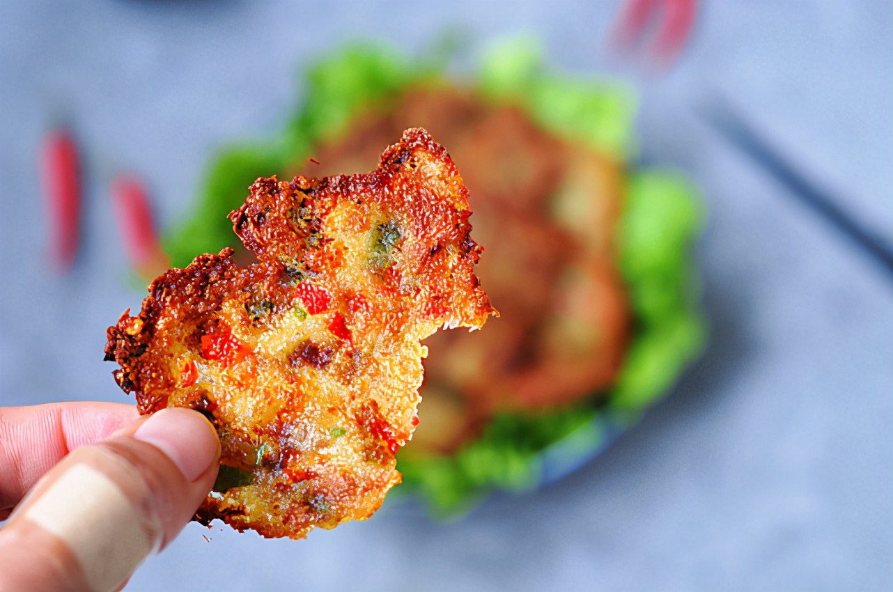 孩子天天點名要吃的油煎餅，焦香酥脆，即是零食又是菜，太好吃了