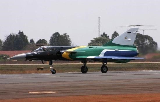 唯一成功研制核弹，却公开宣布放弃的国家，如