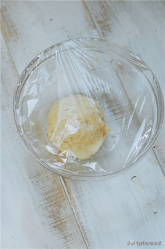 The cake of strawberry Napoleon, build midsummer girl heart, delicious desert is not afraid of fat, happy the most important