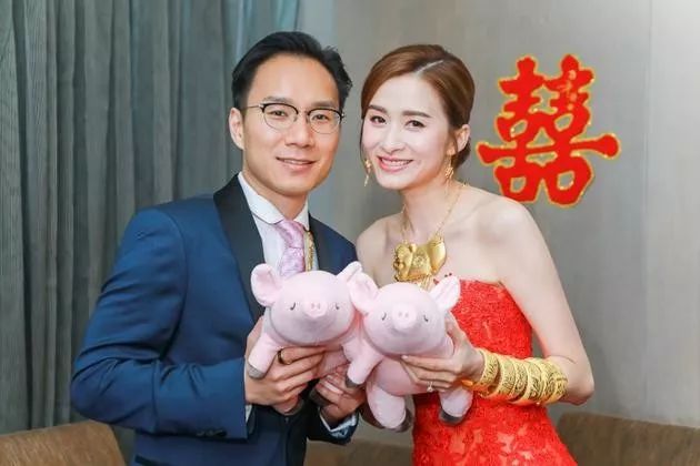 图文 35岁前tvb小花秘嫁圈外富商婚后首个生日晒多张泳照尽展迷人体态 沈卓盈婚后贵妇着装 Www Bagua5 Net
