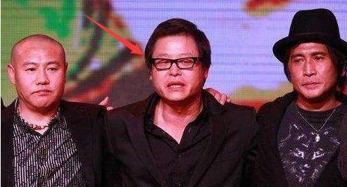 与丈夫新婚第一百天，陈琳从阳台上一跃而下，死后为何还带着口罩