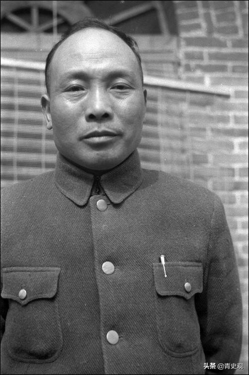 他是河北籍中将，和解放军司令员同名，1949年起义后曾在上海市工作