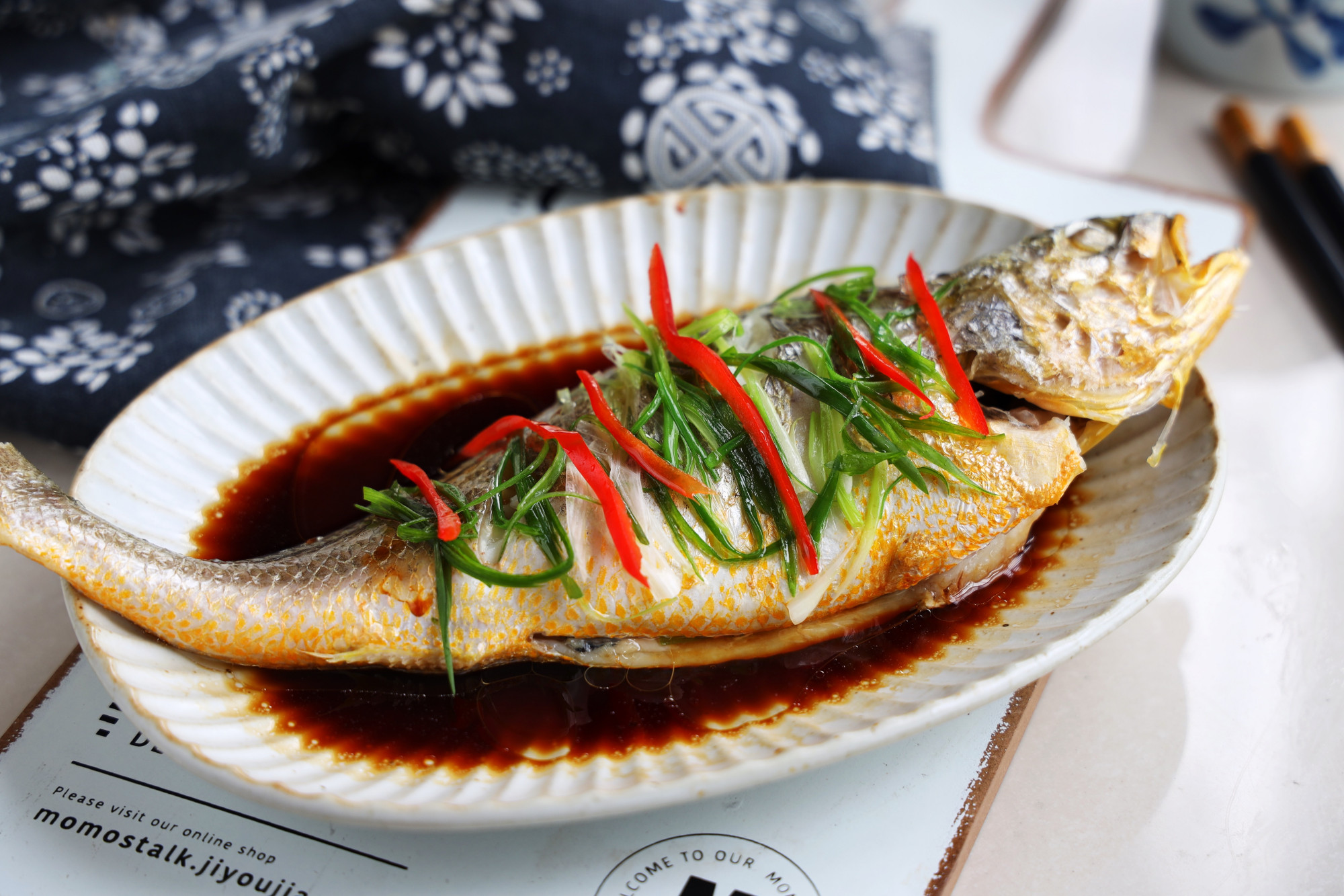 最近迷上了吃鱼，肉多刺少超鲜嫩，不管清蒸红烧，每顿一条不够吃