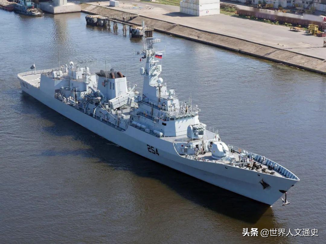 中国助力巴铁，4艘054A与8艘柴电潜艇，令其海军实力大增