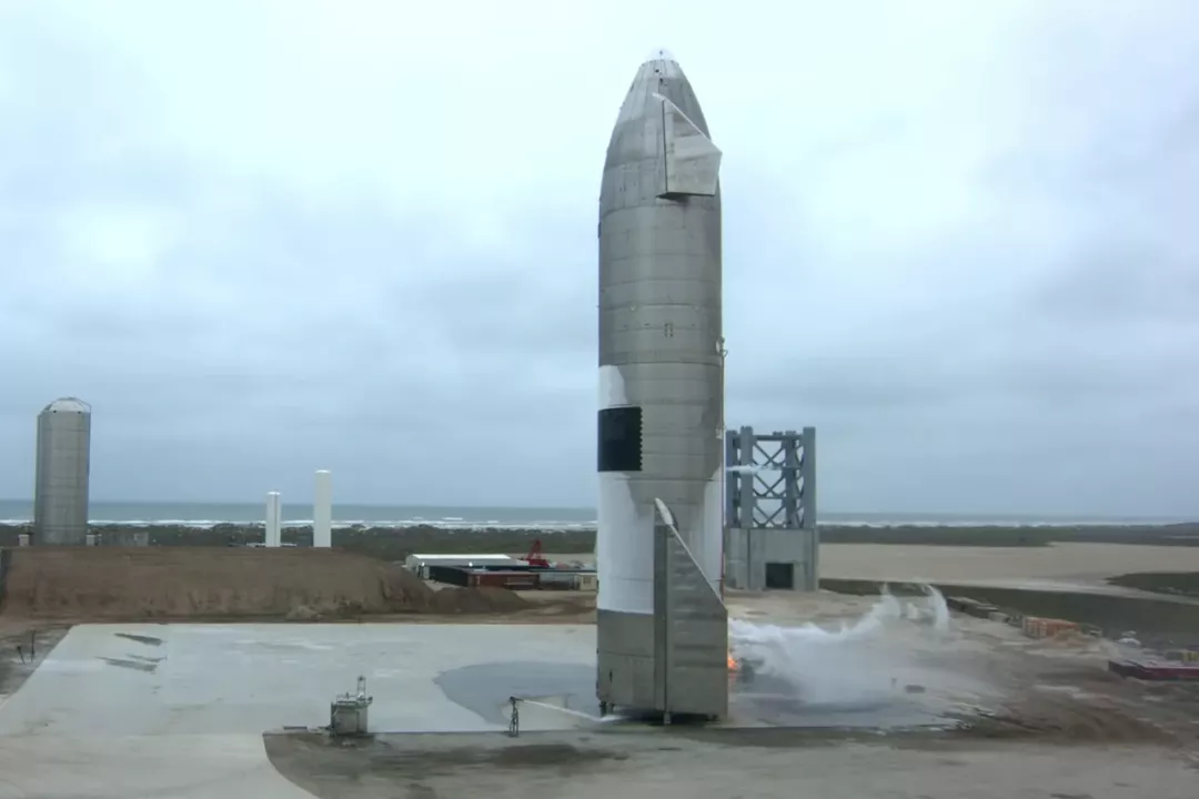 首次成功着陆：SpaceX星舰试飞实现突破
