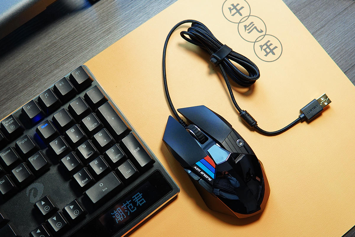 手感和灯效一流，达尔优A970游戏鼠标实战分享