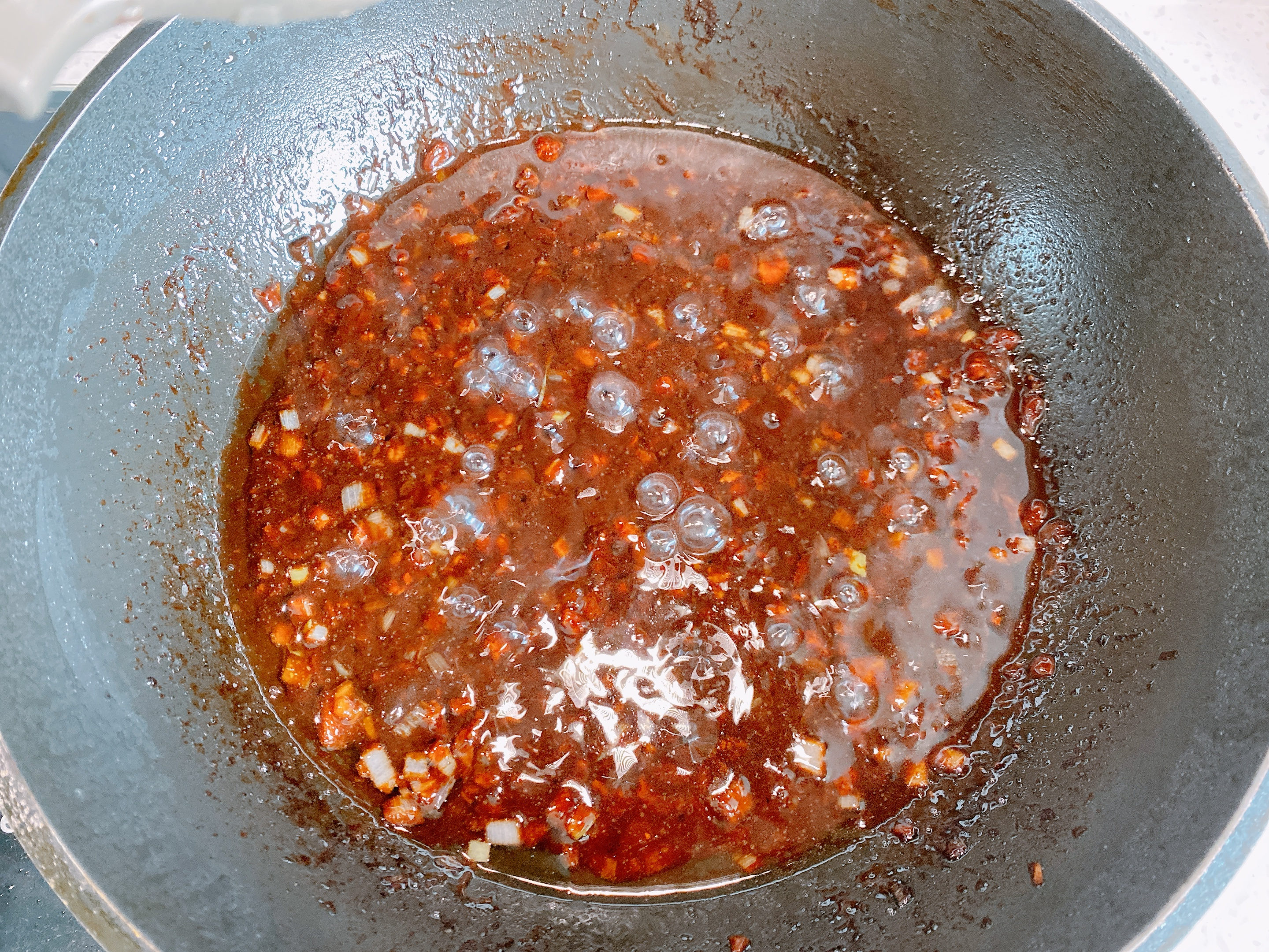 炸醬麵香不香，醬是關鍵，3種醬料不加一滴水，做法簡單醬香濃郁