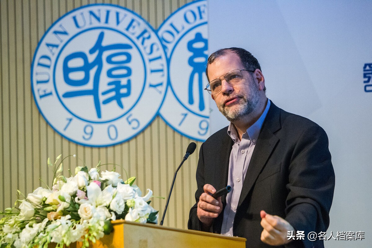 潘石屹赚中国钱给美国捐？花6亿给美国捐款，