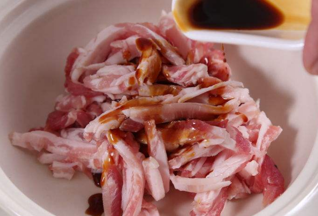 No matter what kind of meat is fried, remember 3 tips, the fried meat is guaranteed to be tender and tasty