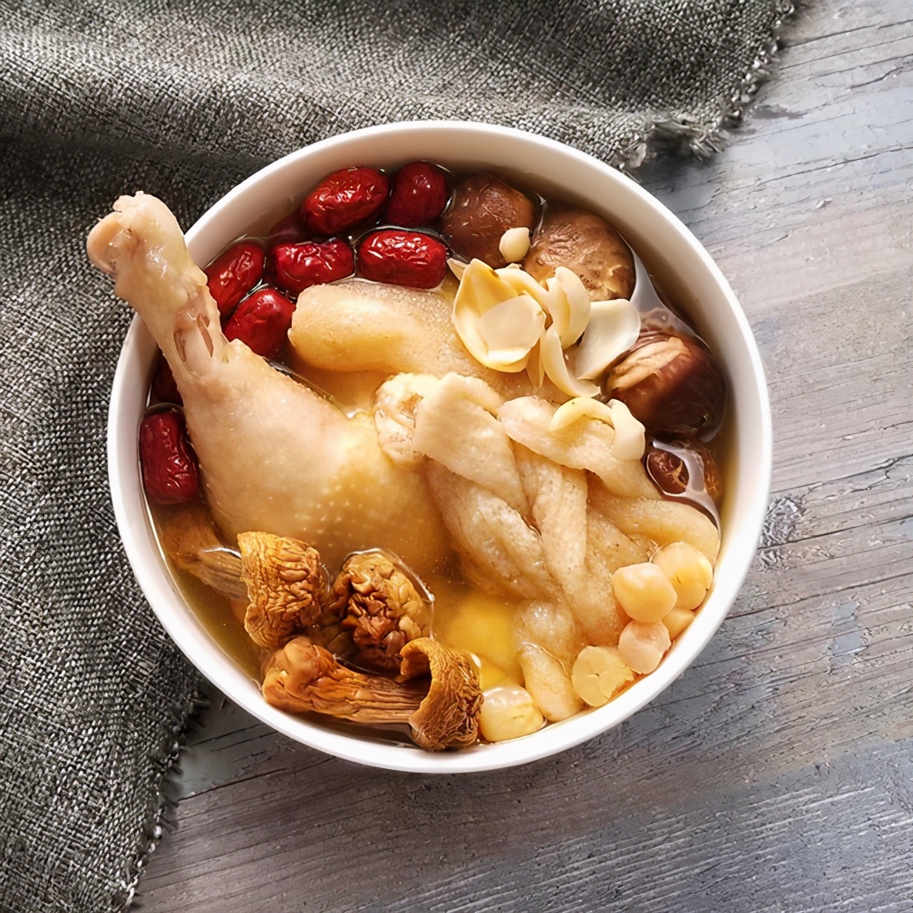 同样是汤，为什么广东人煲出来的就那么好喝？原来需要这6个技巧