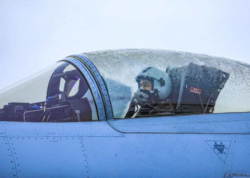 ���ӥ��ն����������ͷ��������-10C�ڶԿ��д�ȷֻ�ʤ