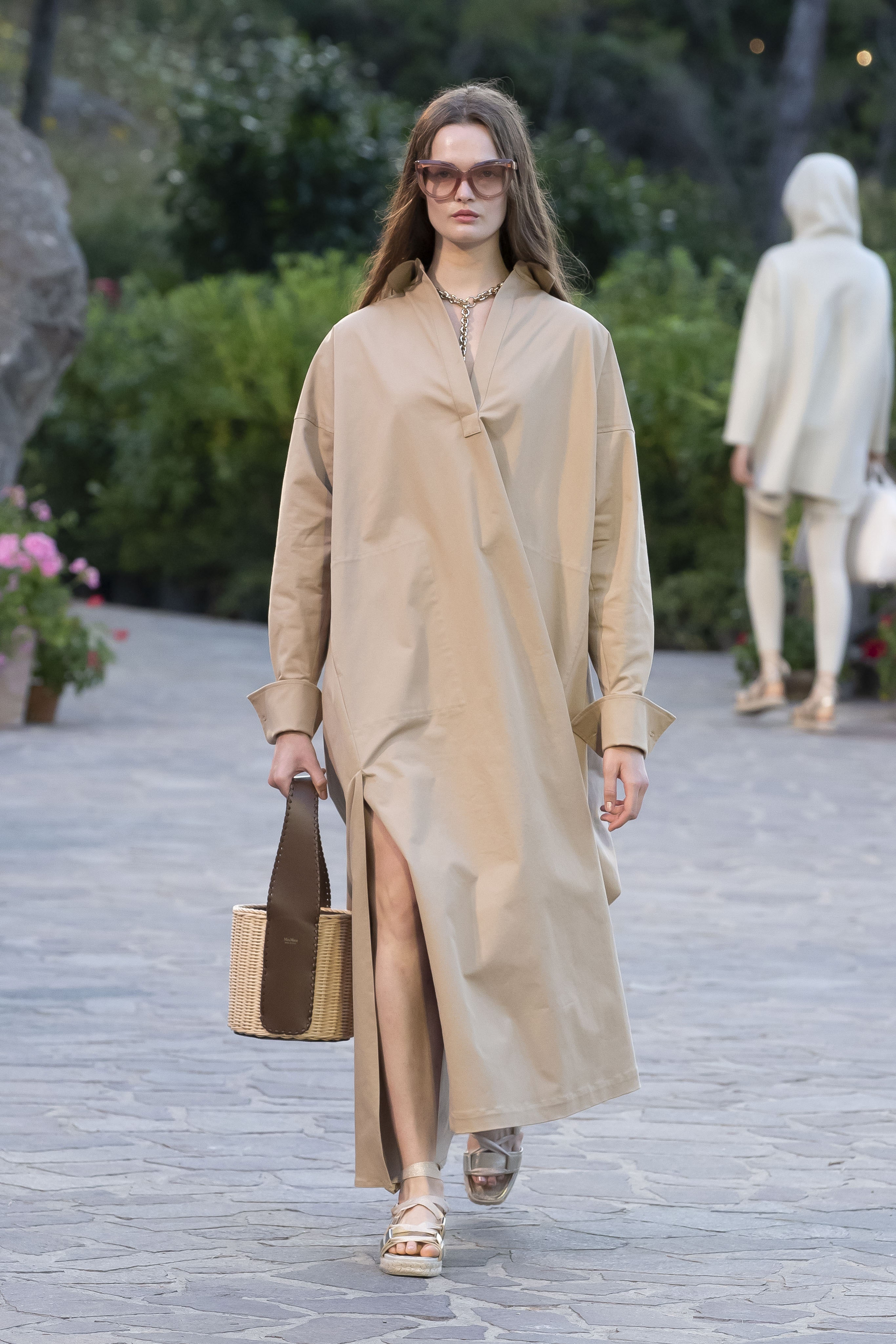 Max Mara2022度假系女裝，簡約大氣的融合