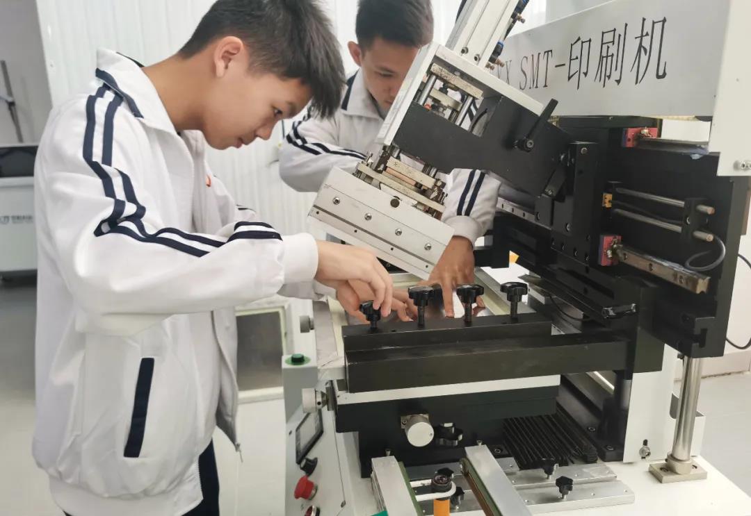 「校园纪事·北海中职·智能制造专业」愿我们的激情不退散