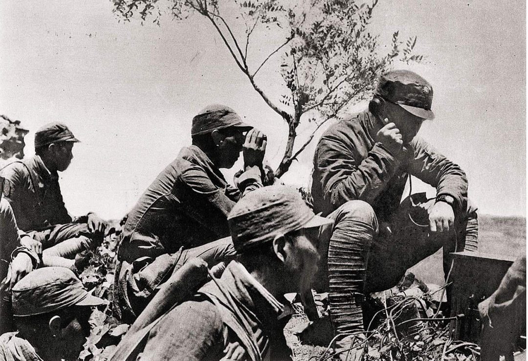 八路军走到哪日军就追到哪，首长识破内奸：秘书总爱走右边