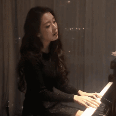 婚后2年，吉娜郎朗被群嘲：“恩爱终于装不下去了？”