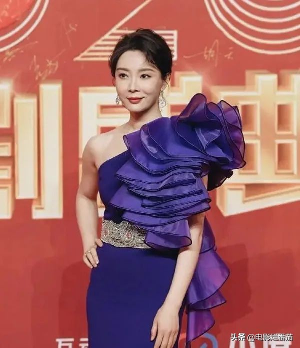 最强红毯，江疏影熟味逼人，关晓彤总算穿对，