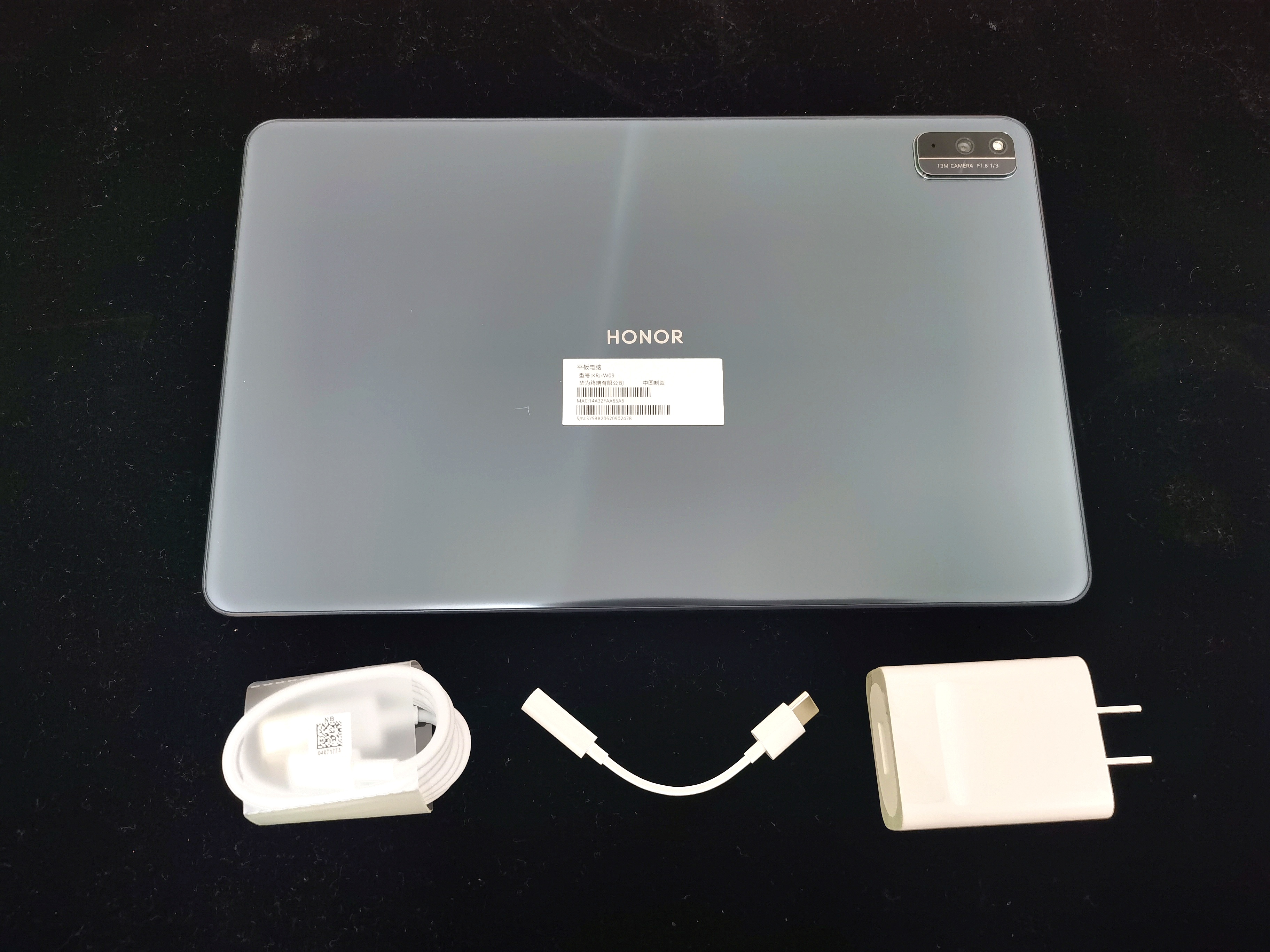 这次我想抛开硬件参数来谈谈体验，来自荣耀平