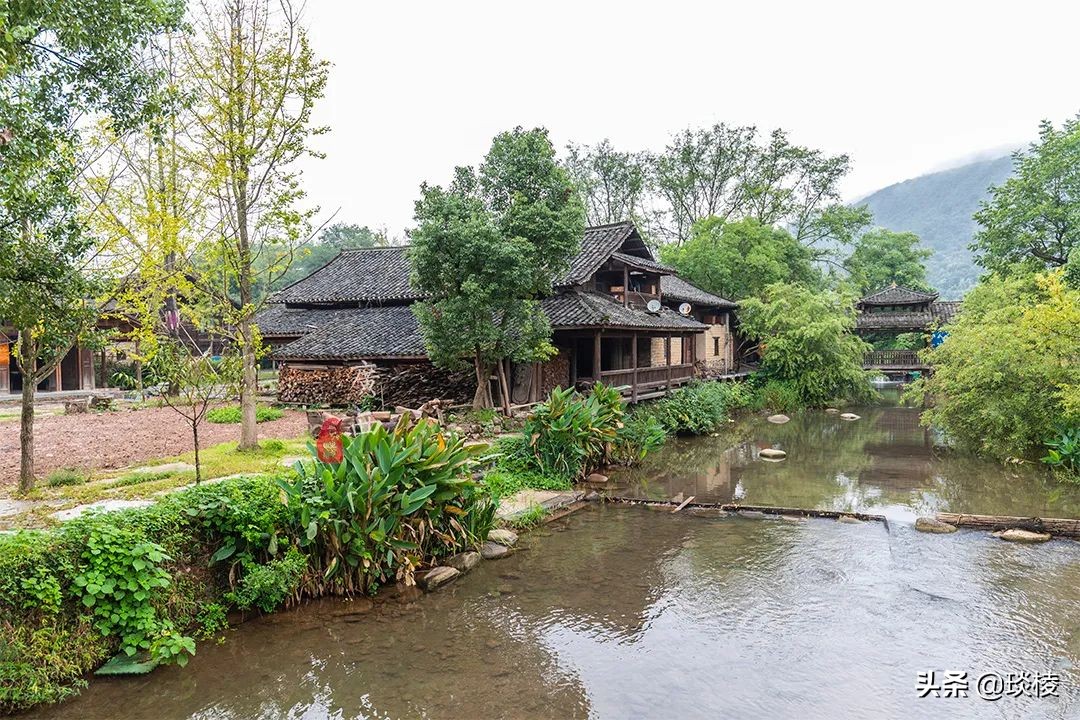 The owner spent 11 years investing 400 million yuan to build an ancient village with very few tourists
