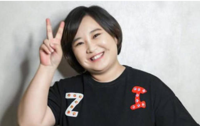 13年前，二人同上春晚，如今賈玲成了老板，那么白凱南哪去了？