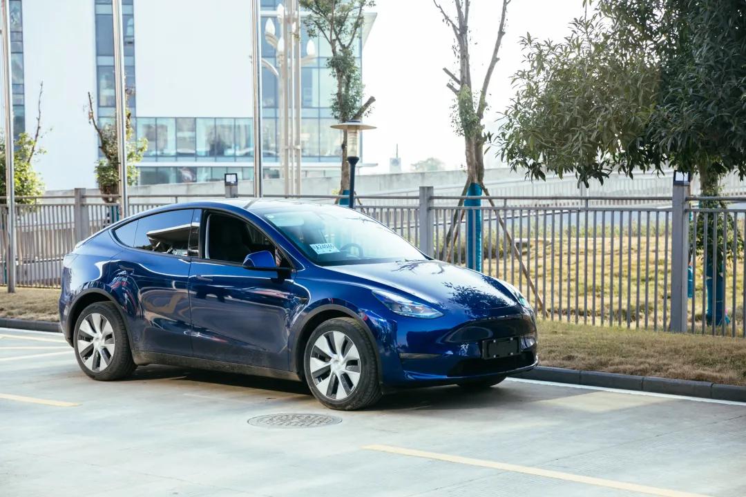 短试特斯拉Model Y：有些上头，但需妥协