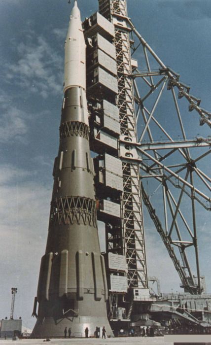 前苏联用42台发动机的5级运载火箭，竞争美国“阿波罗”登月
