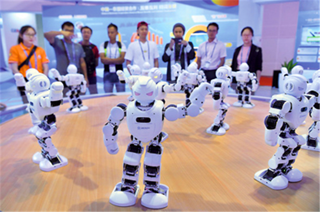 新弱势群体：遭群众抛弃、坐公交遭拒，正在被时代抛弃