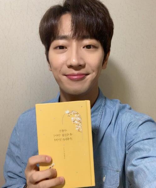 他23岁出道不温不火，前女友将嫁金融大鳄，跑男