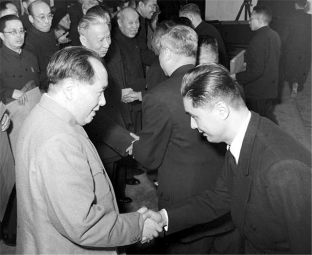 荣氏企业激荡70年：红色资本家荣毅仁和他的子孙