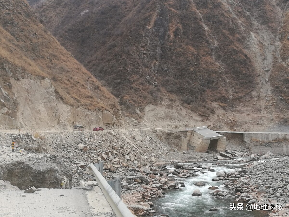 自駕游318川藏南線，你知道為何會(huì)讓人走一次愛一次呢？