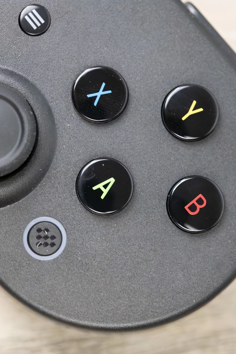 Switch Pro靠边站：八位堂SN30 Pro微软合作版