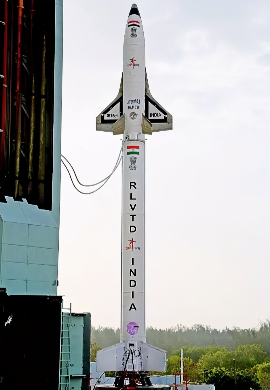 印度载人飞船还没上天，航天飞机却上天了，还要推出超重型火箭