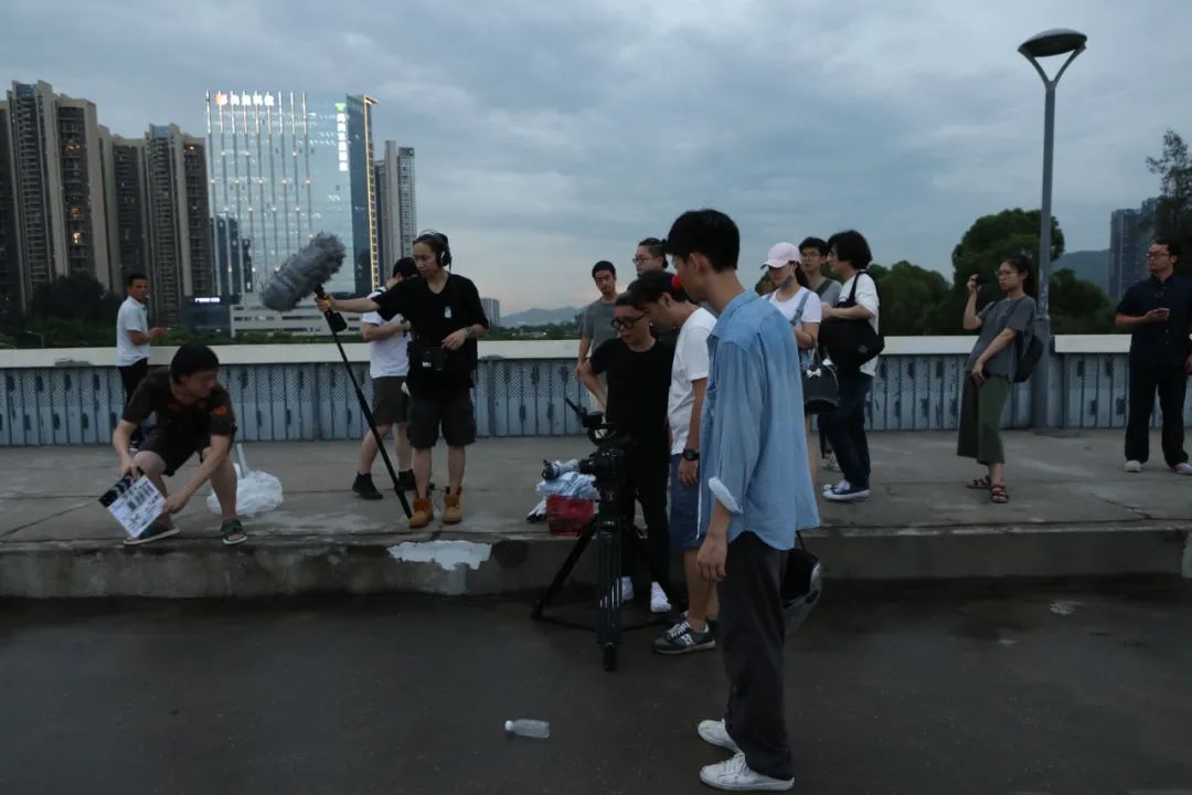 江西小伙把深圳拍成这样，看得人很不舒服，却