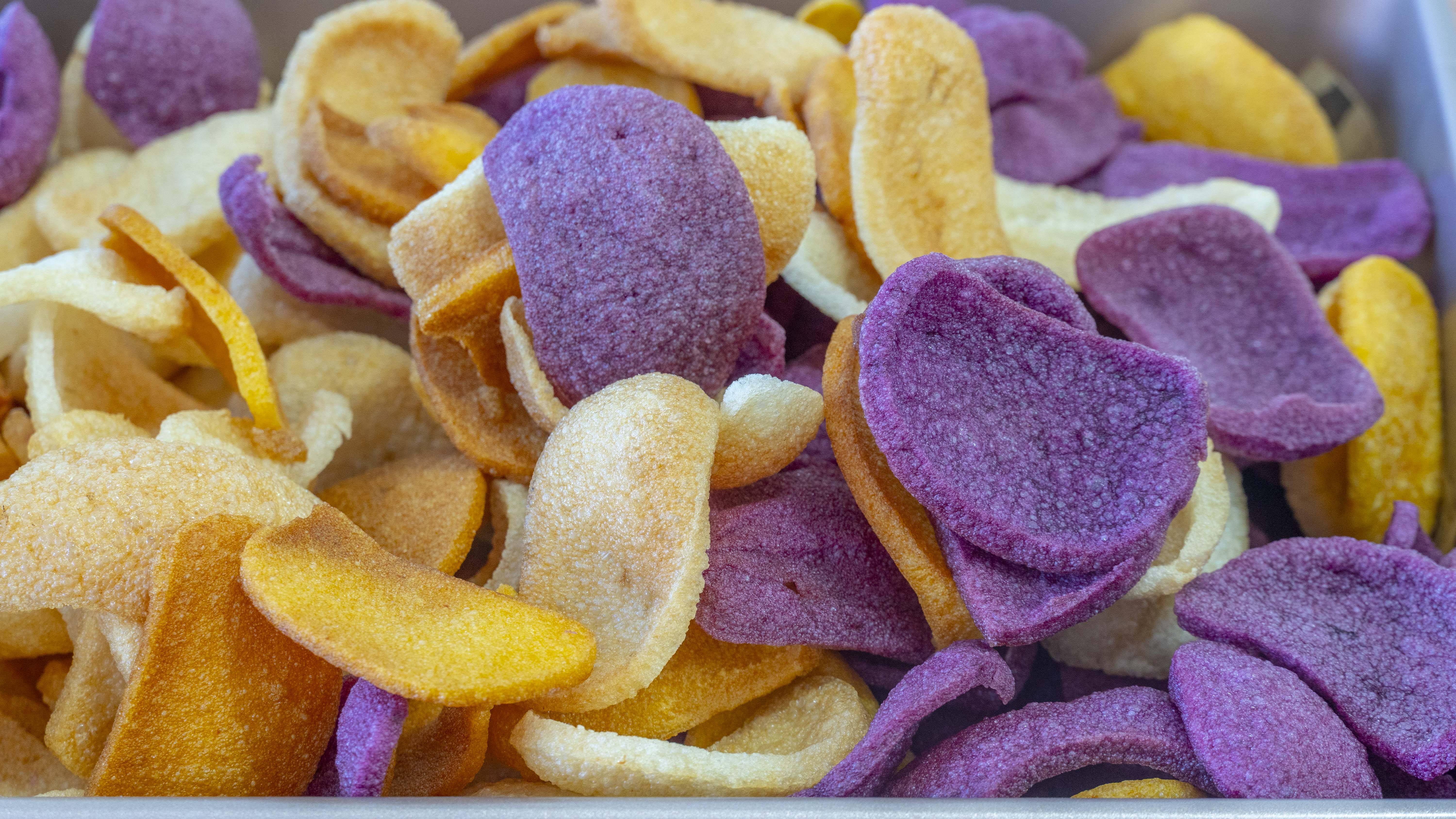 自製三色薯片，不用土豆，南方特色做法，又酥又脆，比買的好吃