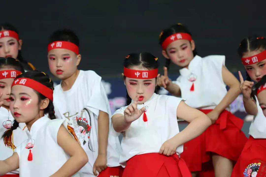 成都市双流区西航港小学丨黄沙百战穿金甲，西小学子创辉煌