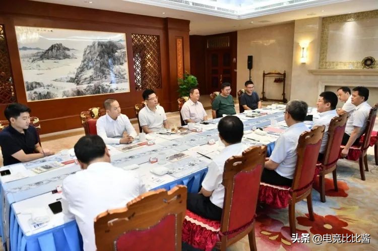 RNG内部处罚Cryin！大司马成市委书记座上宾，FPX季军保底