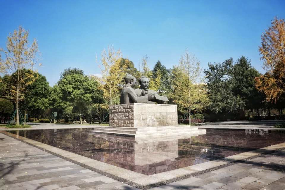 首家华为医学智能学院落户四川，不选四川大学，与成中医牵手成功