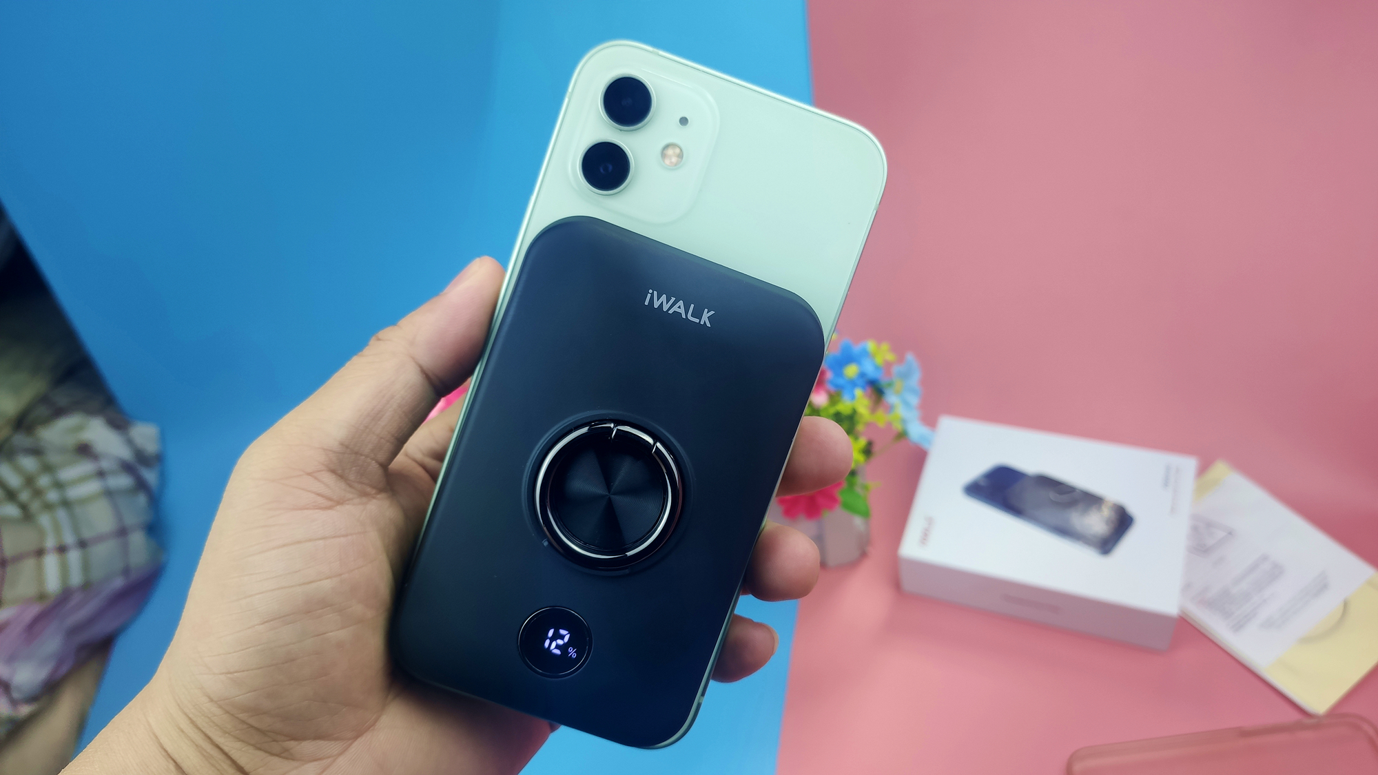 解决充电焦虑，一贴即充，iWALK 磁吸充电宝