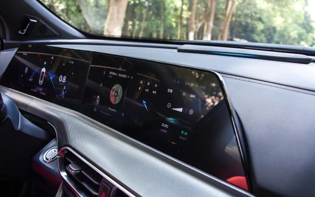 预售价11.59万起！长安UNI-T除了设计运动，开起来