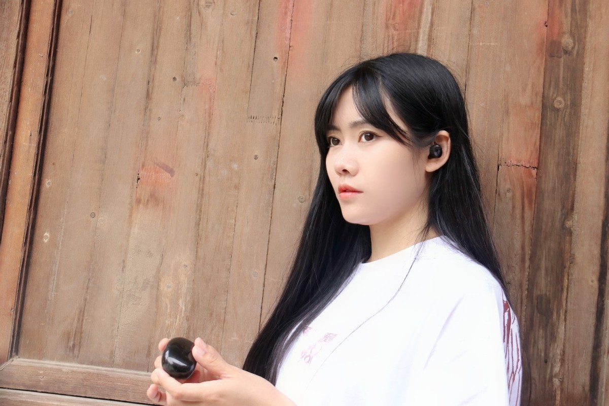 高颜值+好音质＝万魔ColorBuds，把实用品戴时尚单品的感觉