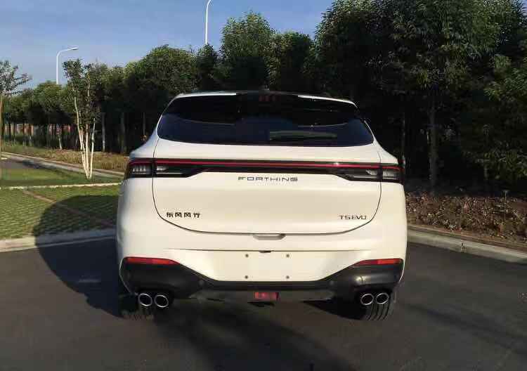 �й������й�����������𱬵���������SUV������������ʵ��