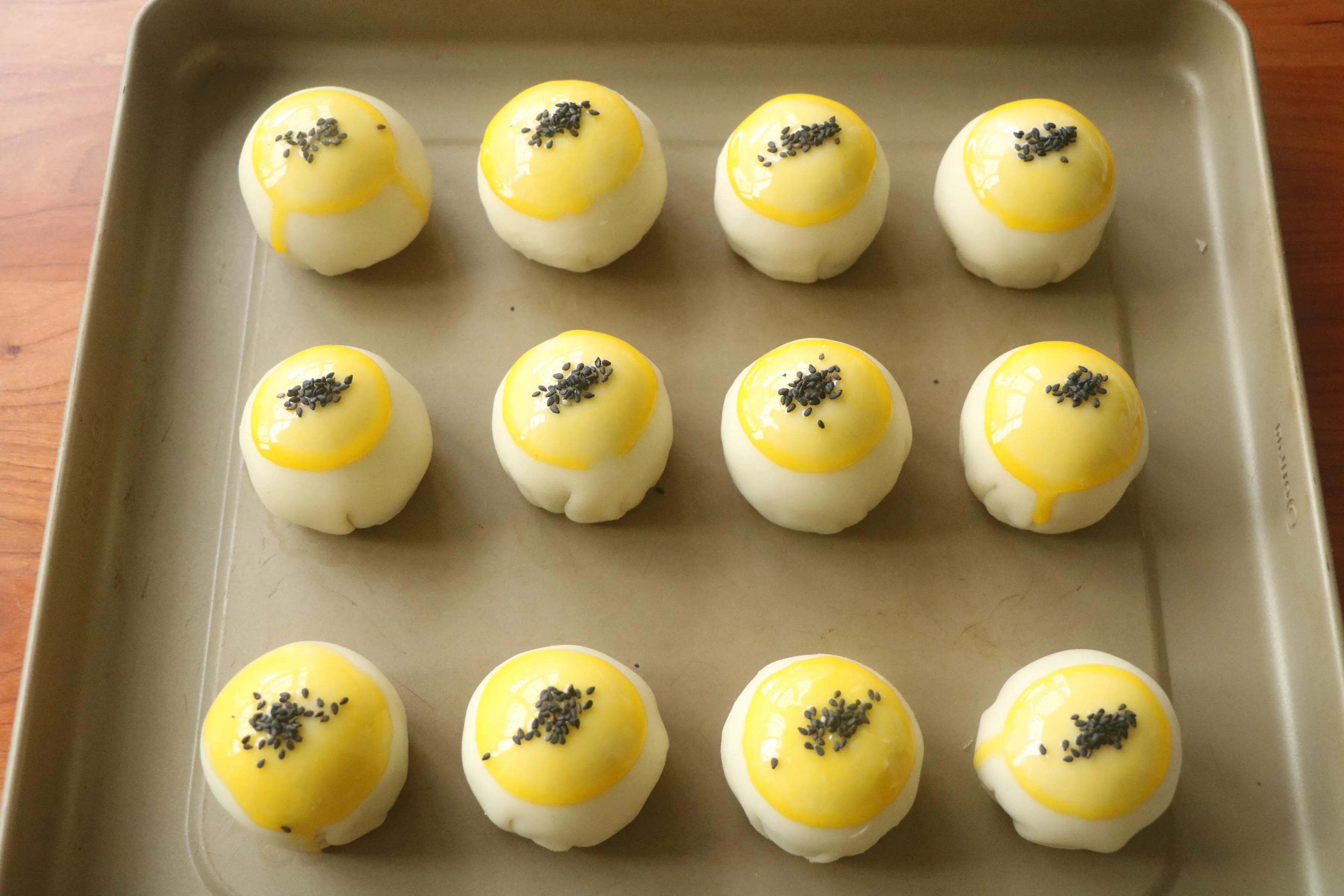 豪华版拉丝蛋黄酥，咬一口根本停不下来，教你不破酥不爆口的技巧