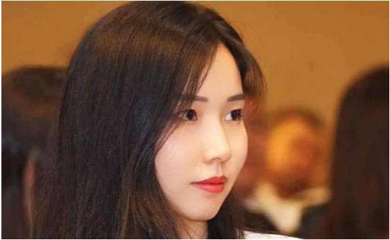 95后新晋首富：身家278亿，姐姐执掌千亿公司，妈妈出身农民
