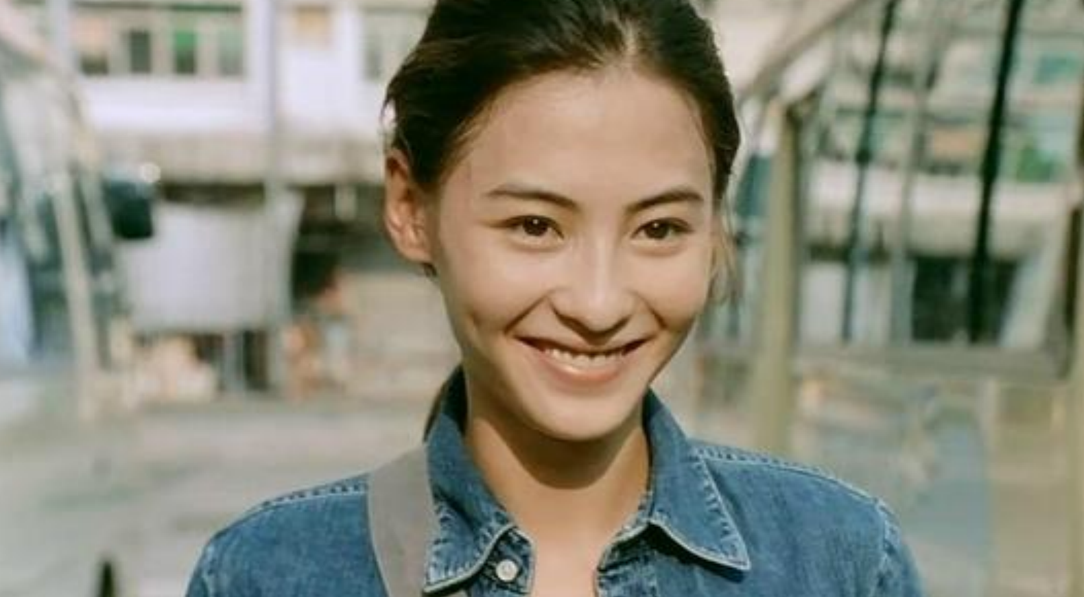 张柏芝三儿子曝光，高颜值超越两个哥哥，网友