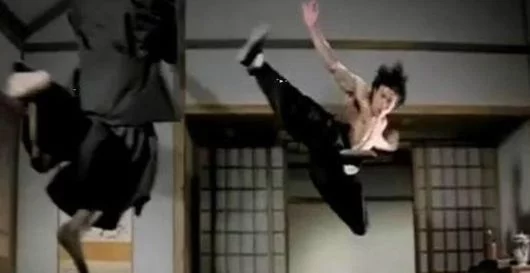 李小龙的恐怖，看了这些数据和评价，就明白泰