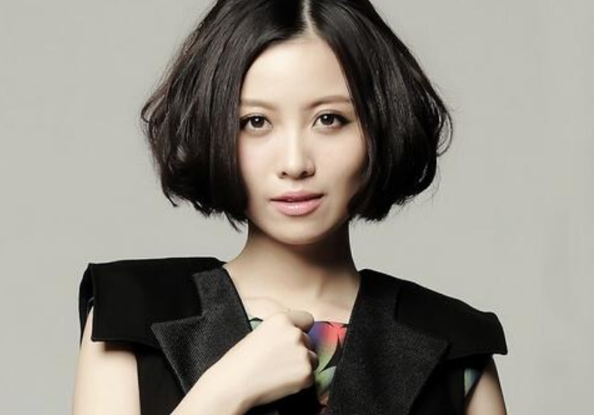 拜访姚贝娜墓地：鲜花不断祭拜者络绎不绝，一