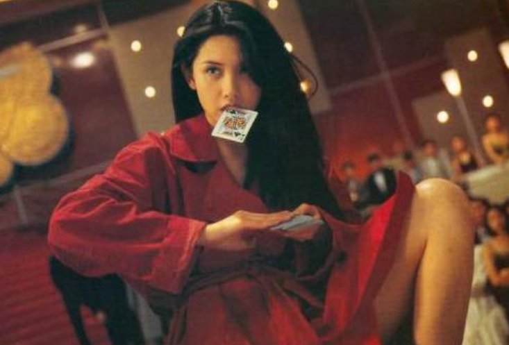 性感女神邱淑贞：为王晶甘愿做十年小三，嫁豪